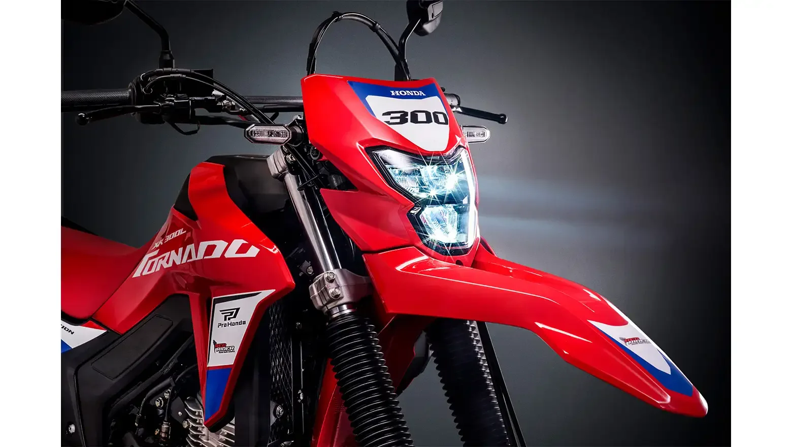 XR300L Tornado — honda-xr-300l-tornado-vermelho-fighting-red-lateral