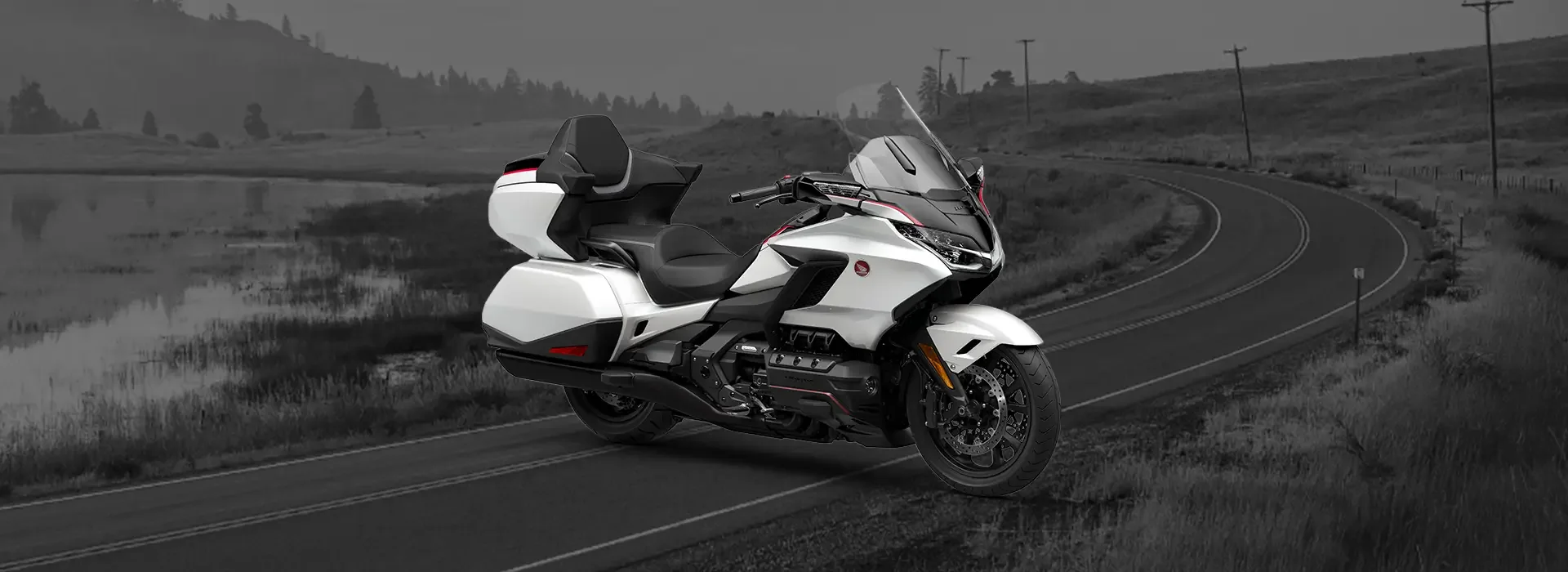 GL1800 Gold Wing Tour — GL1800-Goldwing-Preta-3_4-Frente-D